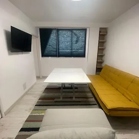 Renovated Modern In The Center Apartamento *