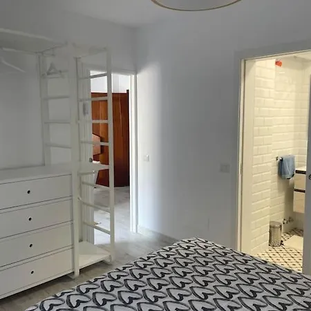 Renovated Modern In The Center *